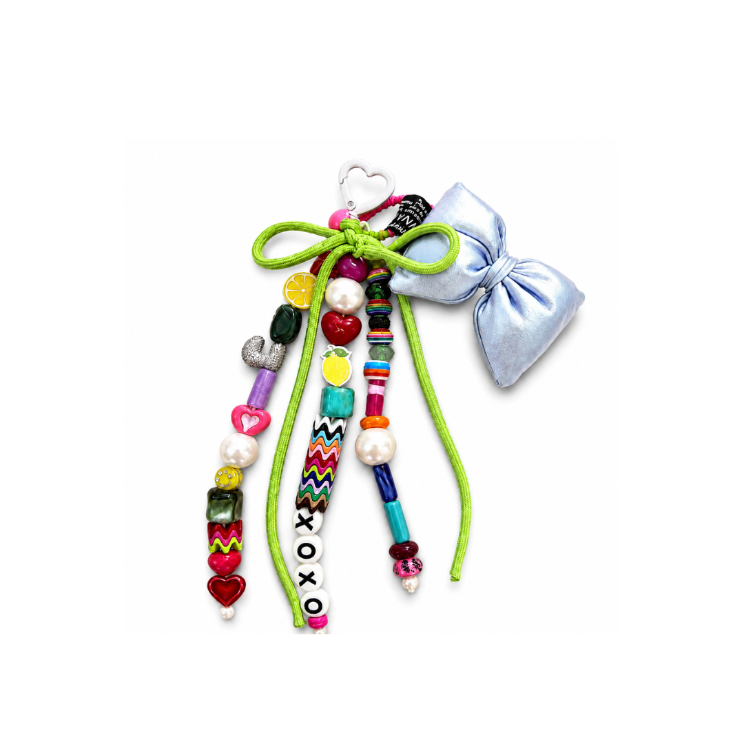 The bow bag charm